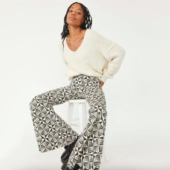 NWT Free People cream off-white fuzzy textured knit slouchy sweater, XS - Picture 2 of 12